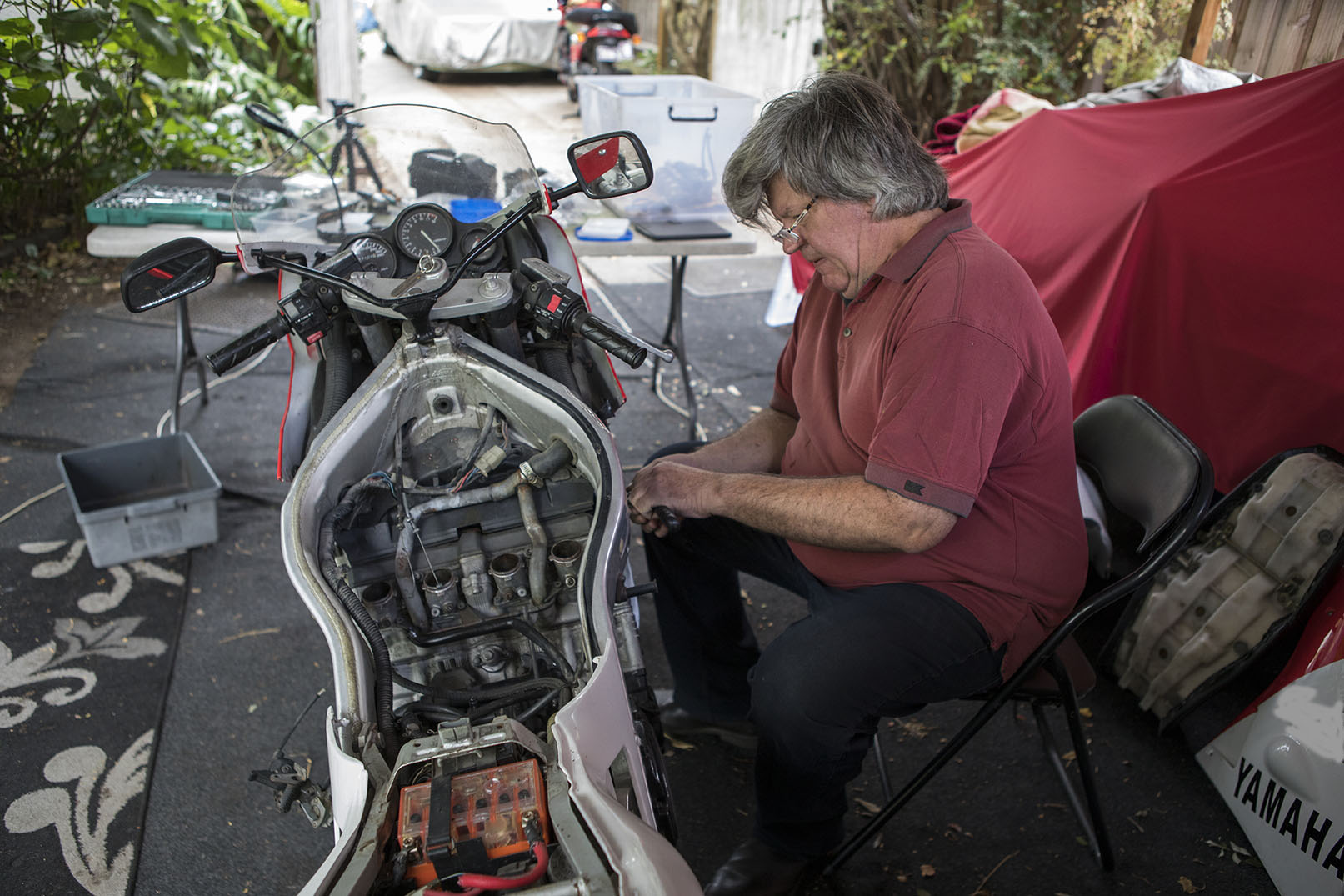 Yamaha FZR1000 project bike